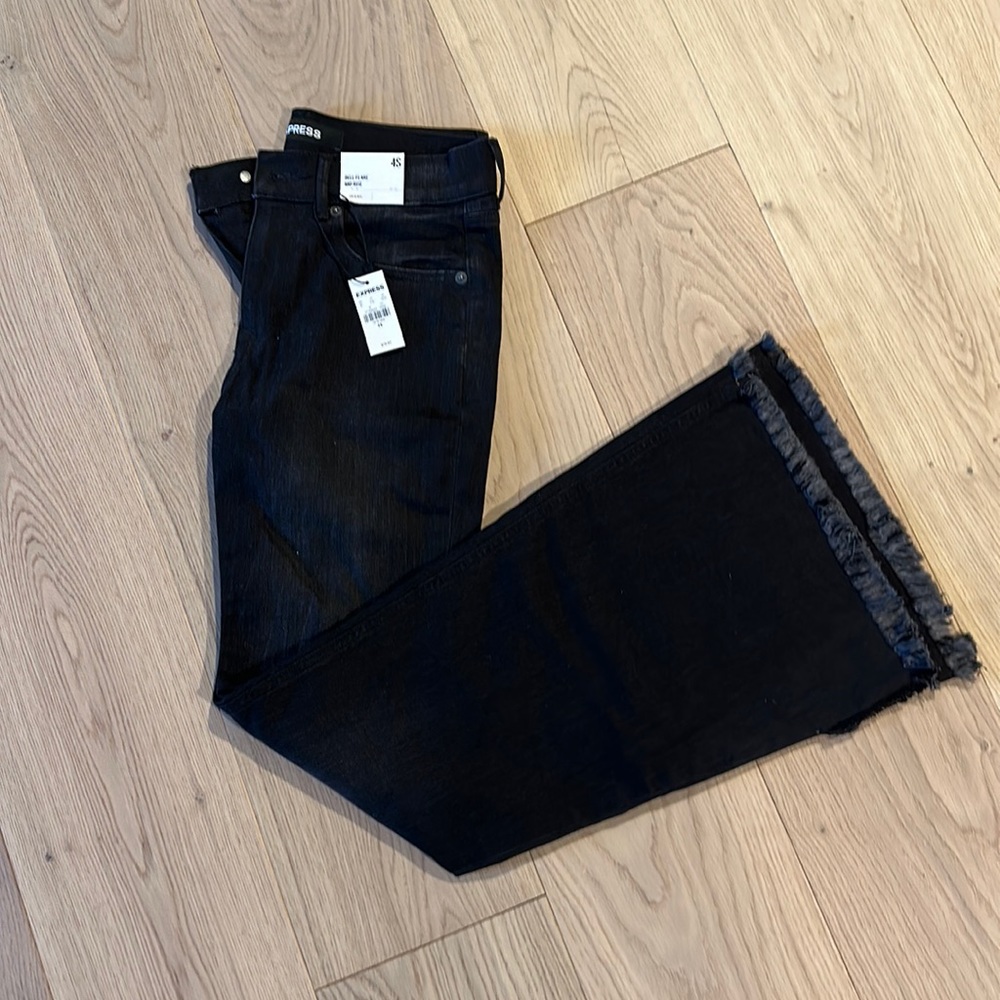 NWT 4S black Express bell flare jeans